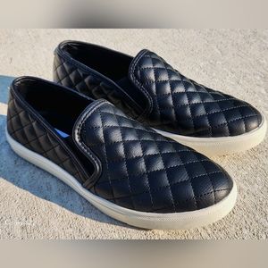 Steve Madden Women's Ecentrcq Slip-On Shoe ● Black ● Size 9M